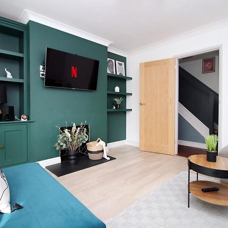 Stylish Home In Bath With Driveway Parking, 10Min From City Eksteriør bilde