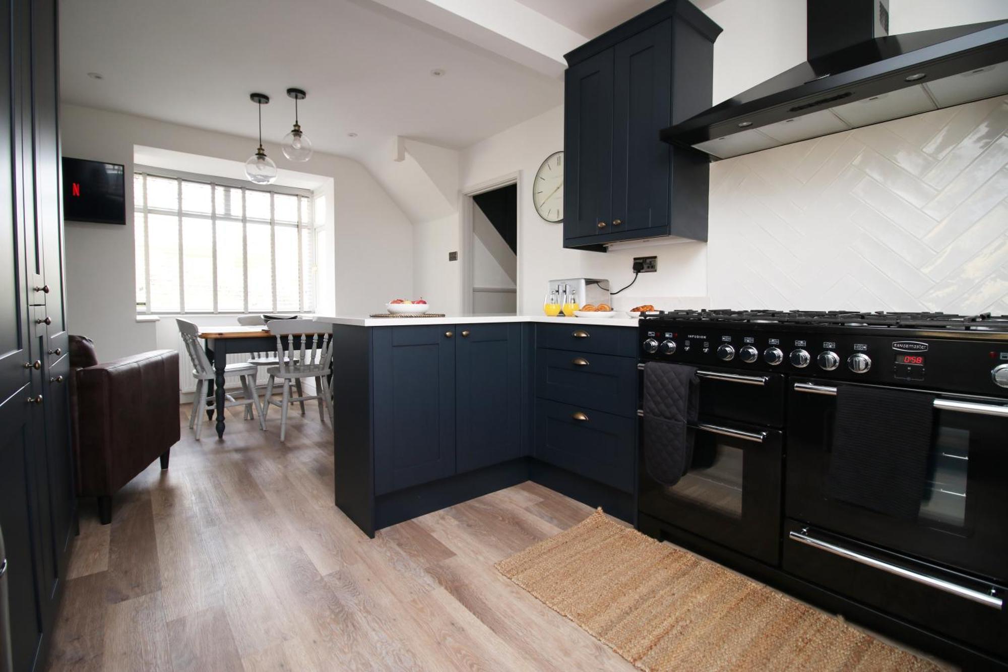 Stylish Home In Bath With Driveway Parking, 10Min From City Eksteriør bilde