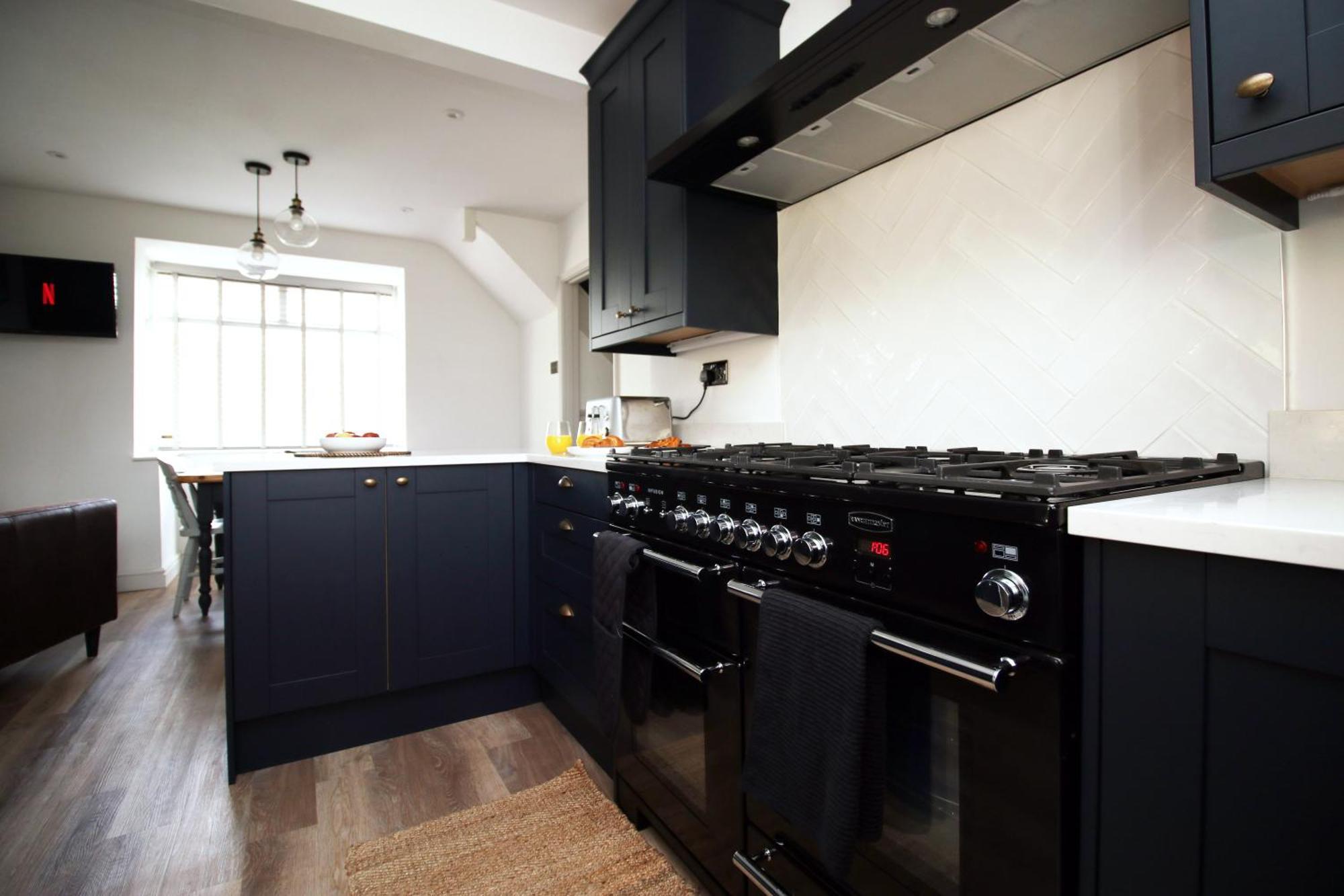 Stylish Home In Bath With Driveway Parking, 10Min From City Eksteriør bilde